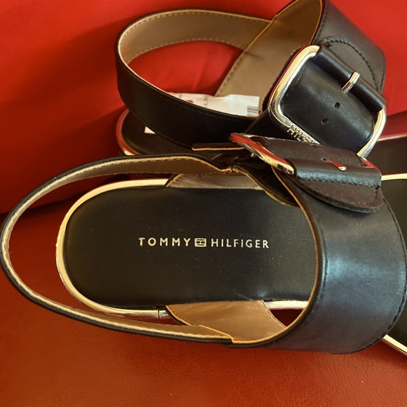 New Tommy Hilfigers - Picture 6 of 8